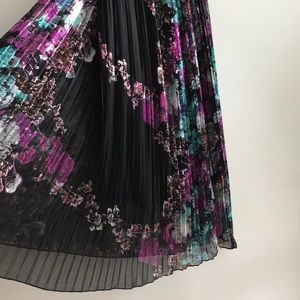 MAGIC! Black, Purple, Teal Floral Pleated Skirt 3x